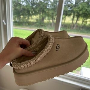 UGG Tazz Mustard Seed Size 9